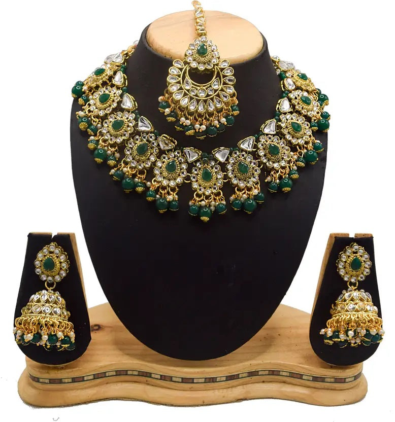 Royal Green Kundan Bridal Jewellery Set – Necklace, Earrings & Maang Tikka